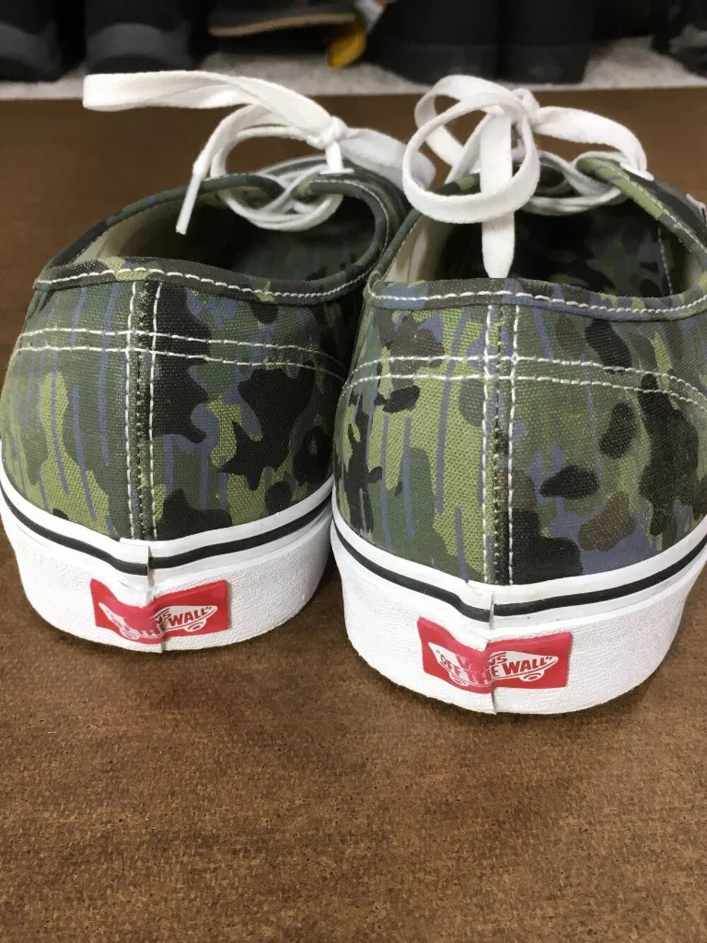 Vans Camo Lace Up Sneakers Mens Size 11 Low Top